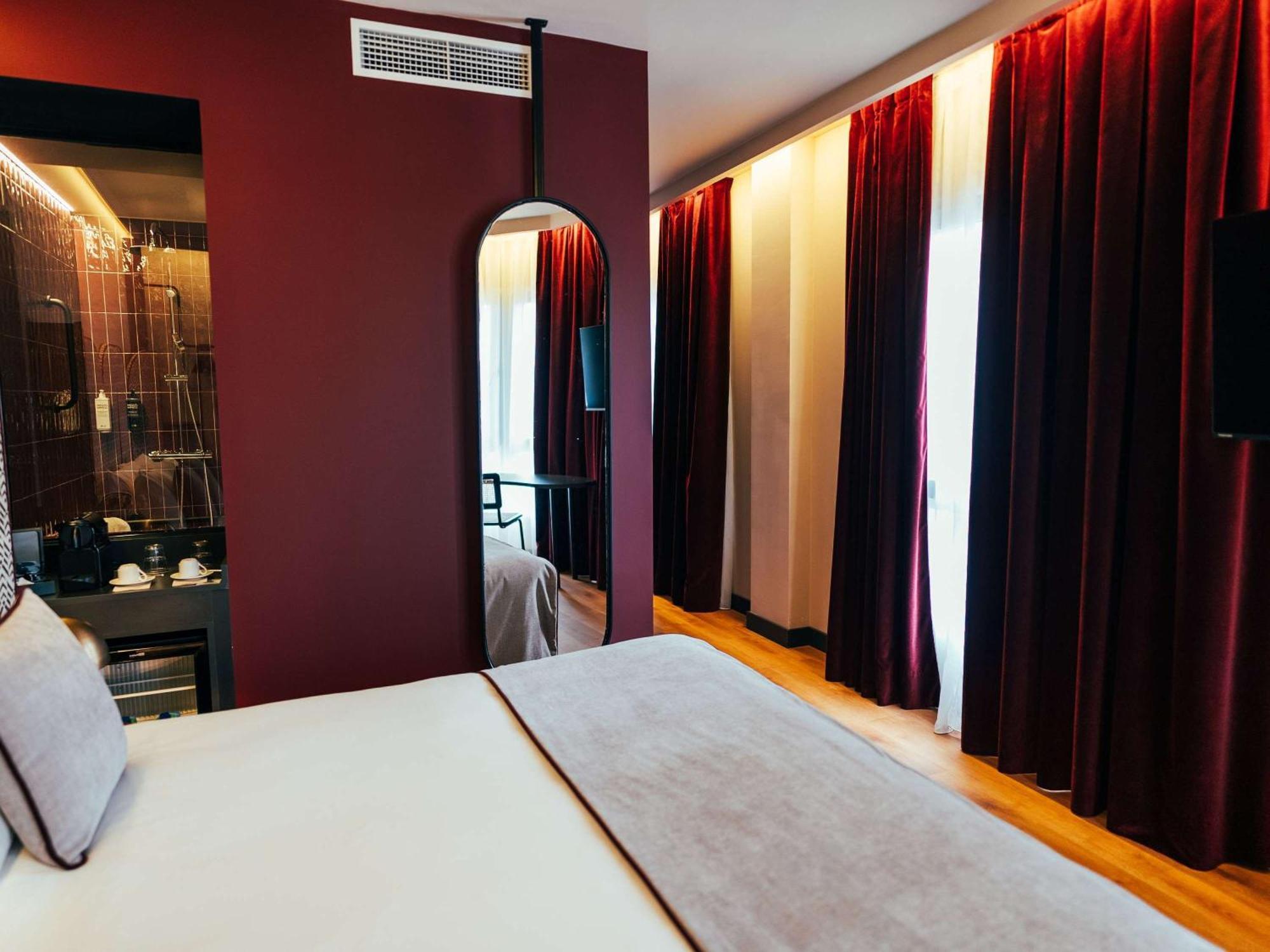 Ibis Centro Hotel 2*