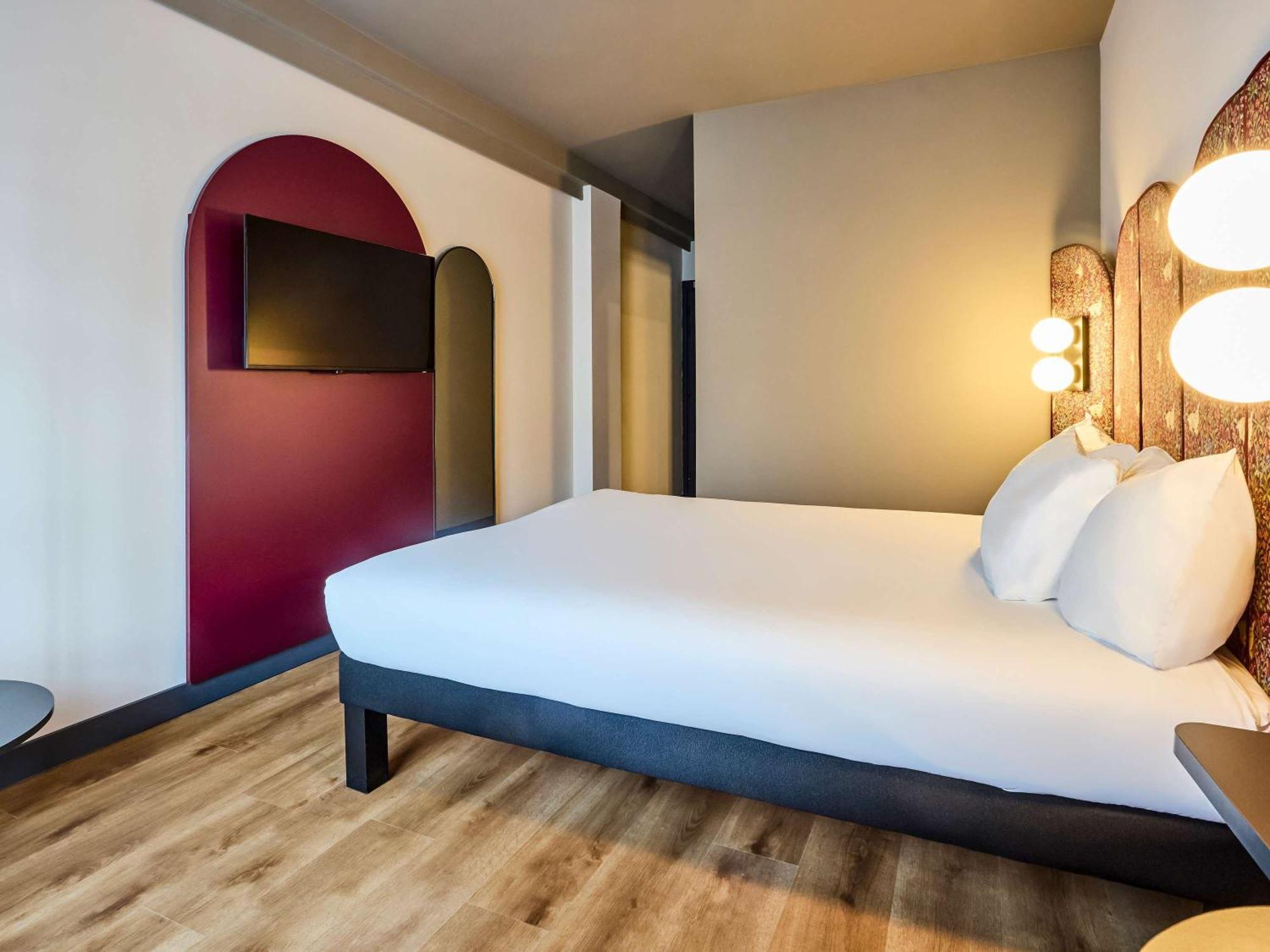 Ibis Centro 2*